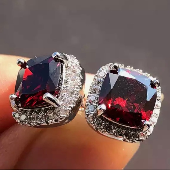 COPY - Deep red crystal stud earrings - Picture 3 of 3